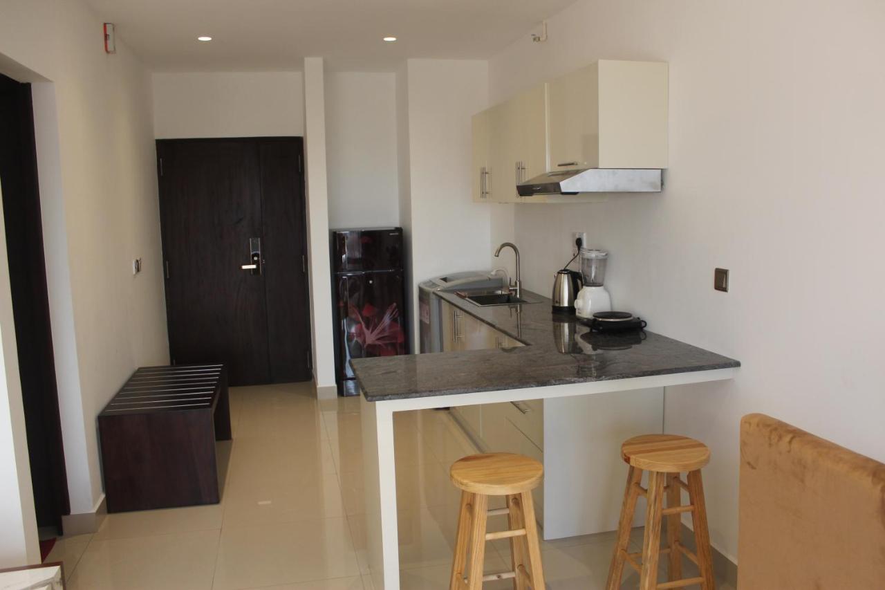 Ocean Breeze Sea View Luxury Apartments Negombo Kültér fotó