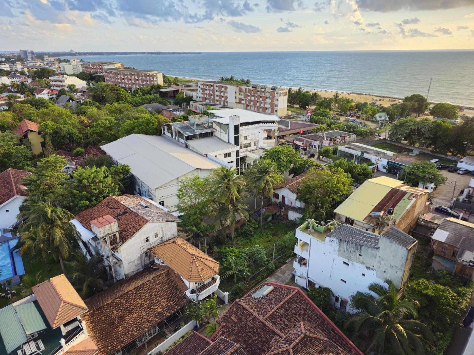 Ocean Breeze Sea View Luxury Apartments Negombo Kültér fotó